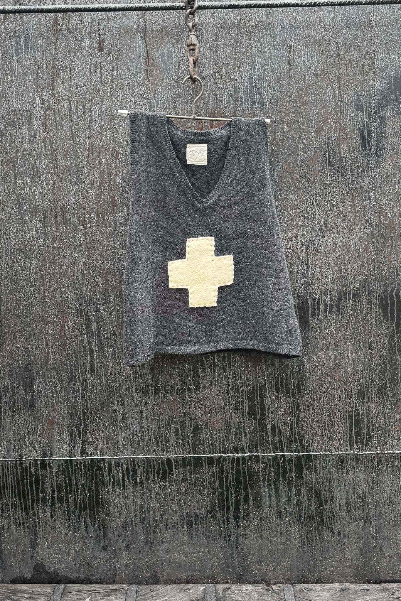 Tanja Vest - Swiss Cross - MegbyDesign